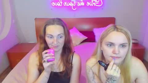 Lili and Bella online show from 11.01.25