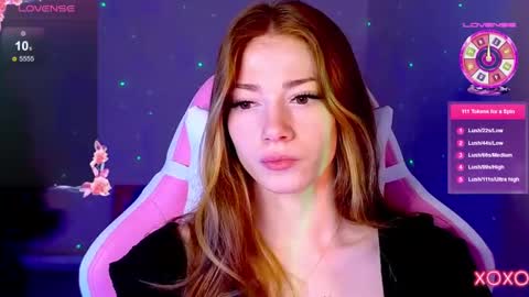 Snapshot of magicladyy chatting on 02.09.25 Angel online show from 02.09.25