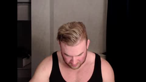 Snapshot of magicmax2017 chatting on 02.19.25 magicmax2017 online show from 02.19.25