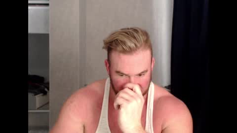 Snapshot of magicmax2017 chatting on 02.20.25 magicmax2017 online show from 02.20.25