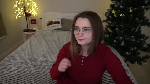 Snapshot of magicpeachhs chatting on 12.09.24 Emily online show from 12.09.24