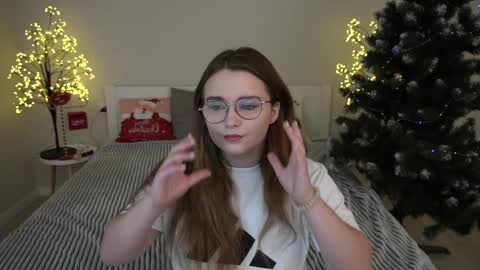 Snapshot of magicpeachhs chatting on 12.13.24 Emily online show from 12.13.24