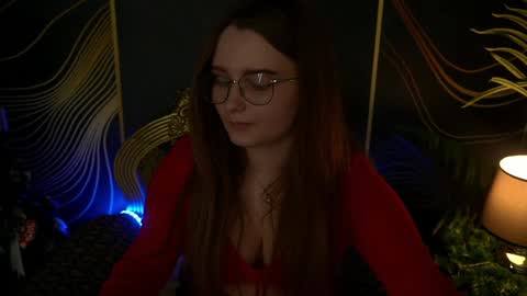 Snapshot of magicpeachhs chatting on 01.08.25 Emily online show from 01.08.25