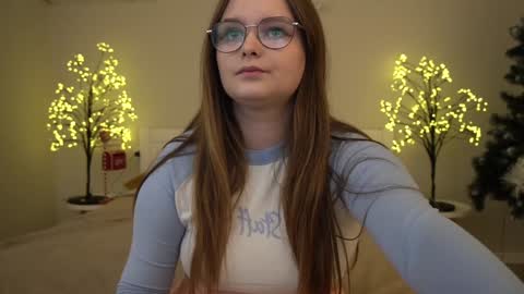 Snapshot of magicpeachhs chatting on 01.16.25 Emily online show from 01.16.25