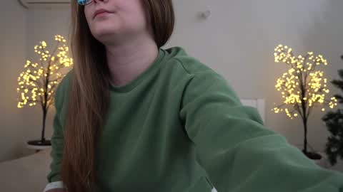 Snapshot of magicpeachhs chatting on 01.22.25 Emily online show from 01.22.25