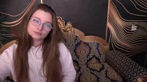 Snapshot of magicpeachhs chatting on 09.13.25 Emily online show from 09.13.25