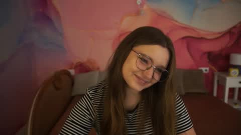 Snapshot of magicpeachhs chatting on 10.16.25 Emily online show from 10.16.25