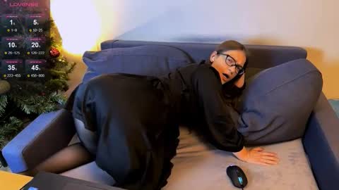 Jade online show from 10.15.25