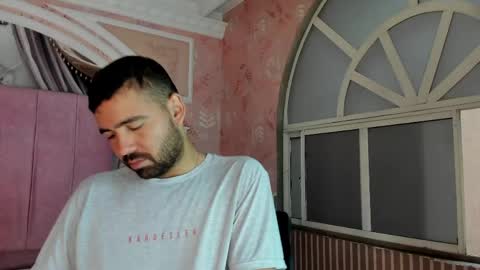 Snapshot of magnus_alejo chatting on 05.25.26 Magnus Alejo online show from 05.25.26