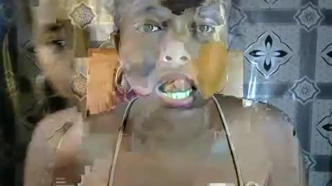 Snapshot of magowan chatting on 10.06.25 MARGOWAN online show from 10.06.25