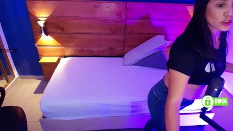 Snapshot of mahia_queen chatting on 01.19.26 Dani online show from 01.19.26