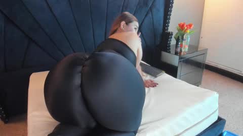 Snapshot of mahiasmith13 chatting on 10.04.25 MAHIA online show from 10.04.25