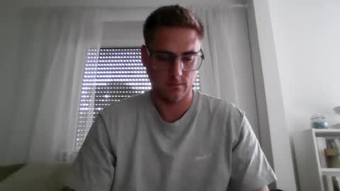 Snapshot of mahrcuhs chatting on 07.25.26 mahrcuhs online show from 07.25.26