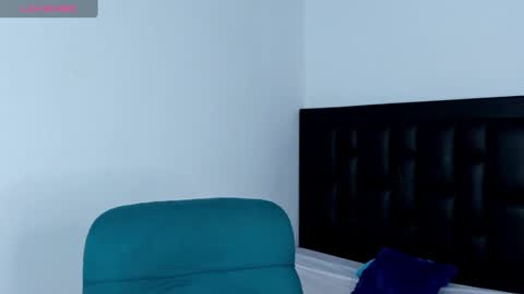 Snapshot of maia_davies chatting on 02.13.25 Maia online show from 02.13.25