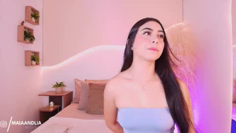 Snapshot of maia_lia_ chatting on 10.06.25 MAIA LIA online show from 10.06.25