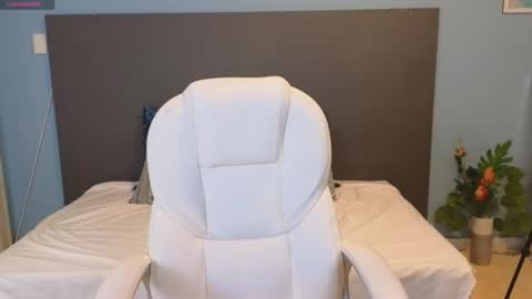 Maiaa Ruiz  online show from 12.20.24