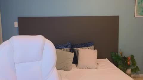 Maiaa Ruiz  online show from 01.23.25