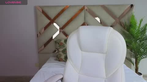 Maiaa Ruiz  online show from 03.07.25