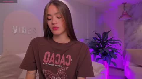 Snapshot of maiacollins chatting on 09.30.25 Maia online show from 09.30.25