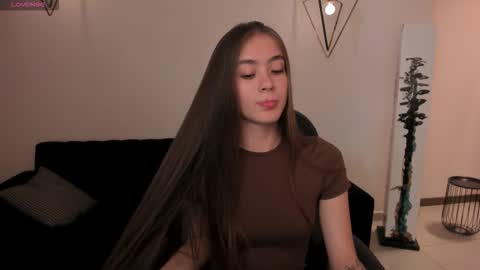 Snapshot of maiacollins chatting on 10.15.25 Maia online show from 10.15.25