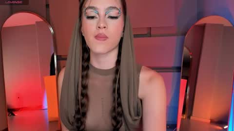 Snapshot of maiacollins chatting on 10.23.25 Maia online show from 10.23.25