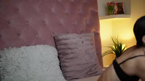  Maia  online show from 09.26.25