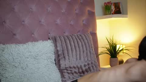  Maia  online show from 10.21.25