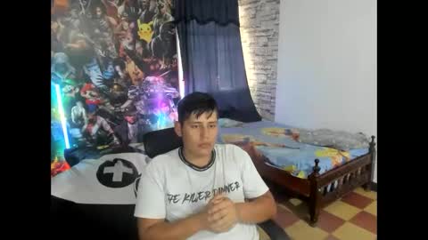Snapshot of maiker_lozano_ chatting on 10.22.25 maiker lozano online show from 10.22.25