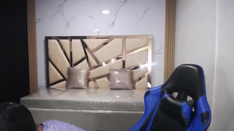 Snapshot of maily_a_ chatting on 10.29.25 Maily online show from 10.29.25