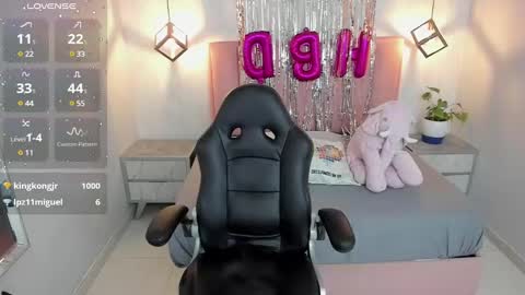 Snapshot of mailylove1 chatting on 02.07.25 M A I L Y online show from 02.07.25