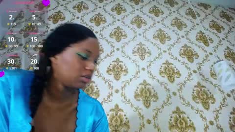 Snapshot of mailyn_er chatting on 05.12.26 Mailyn online show from 05.12.26