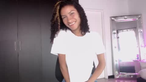 Snapshot of mailyn_gold chatting on 06.23.26 mailyn_gold online show from 06.23.26