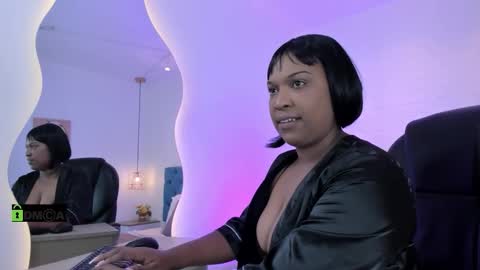 Snapshot of mailyndixon chatting on 11.08.25 Mailyn online show from 11.08.25