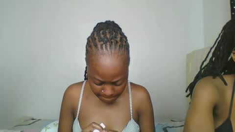 maira luv1 online show from 12.22.25