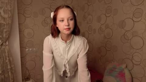 Snapshot of maisiemiller chatting on 10.14.25 Maisie online show from 10.14.25