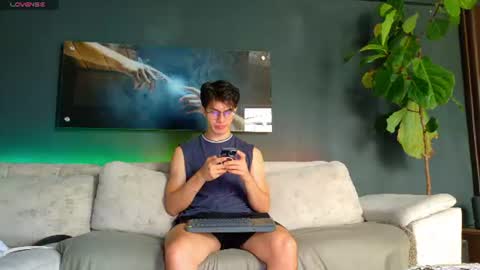 Snapshot of maisonbastian chatting on 06.25.26 Bastian Arslan online show from 06.25.26