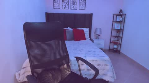 Maite online show from 02.08.25