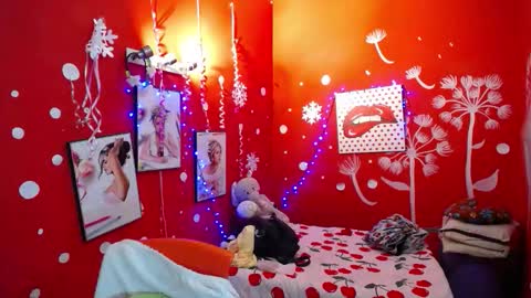 Maite online show from 10.31.25