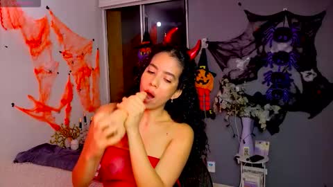   Lauu online show from 10.29.25