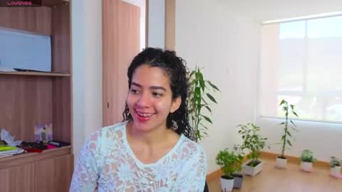   Lauu online show from 06.04.26