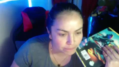 Snapshot of maitte_22 chatting on 01.22.25 Hello friends Im on another account    online show from 01.22.25