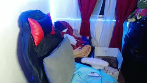 Snapshot of maitte_22 chatting on 01.23.25 Hello friends Im on another account    online show from 01.23.25
