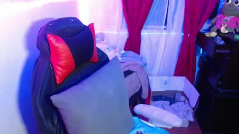 Snapshot of maitte_22 chatting on 01.29.25 Hello friends Im on another account    online show from 01.29.25