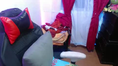 Snapshot of maitte_22 chatting on 02.08.25 Hello friends Im on another account    online show from 02.08.25
