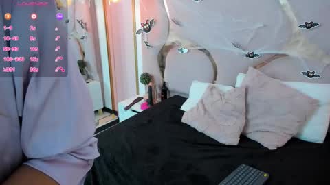 maiyajoness online show from 10.21.25