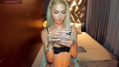 Snapshot of majestictspatty chatting on 10.21.25 Patty Grey online show from 10.21.25