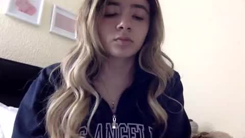 majo_gomezz online show from 05.18.26