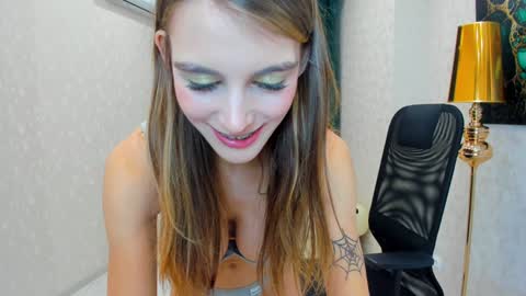 Snapshot of make_love_1 chatting on 01.09.25 Chloe online show from 01.09.25