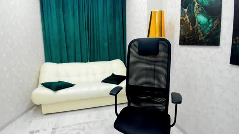 Snapshot of make_love_1 chatting on 02.03.25 Chloe online show from 02.03.25