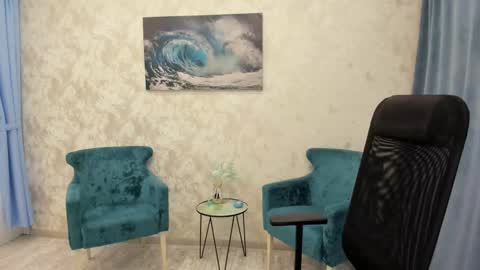 Snapshot of make_love_1 chatting on 02.12.25 Chloe online show from 02.12.25